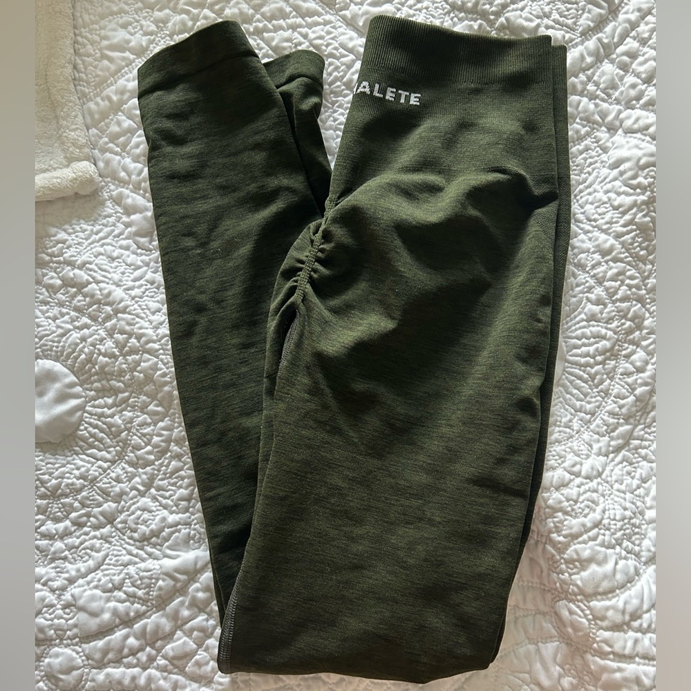 Alphalete amplify leggings evergreen